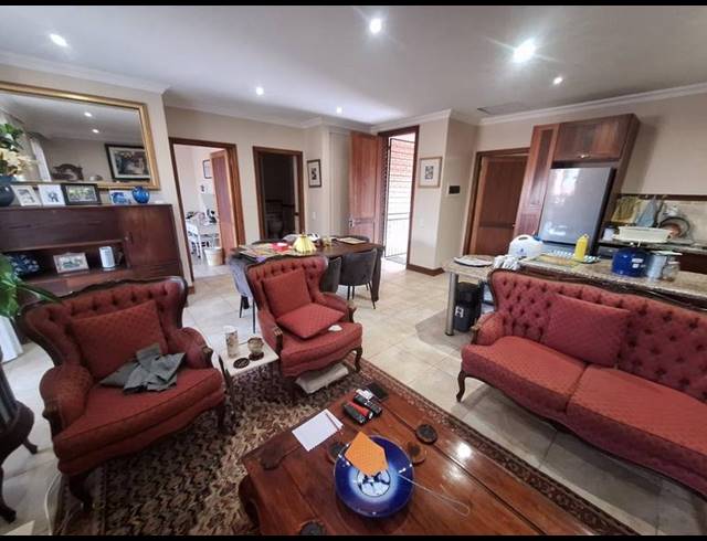2 BEDROOM APARTMENT FOR SALE IN NEWLANDS